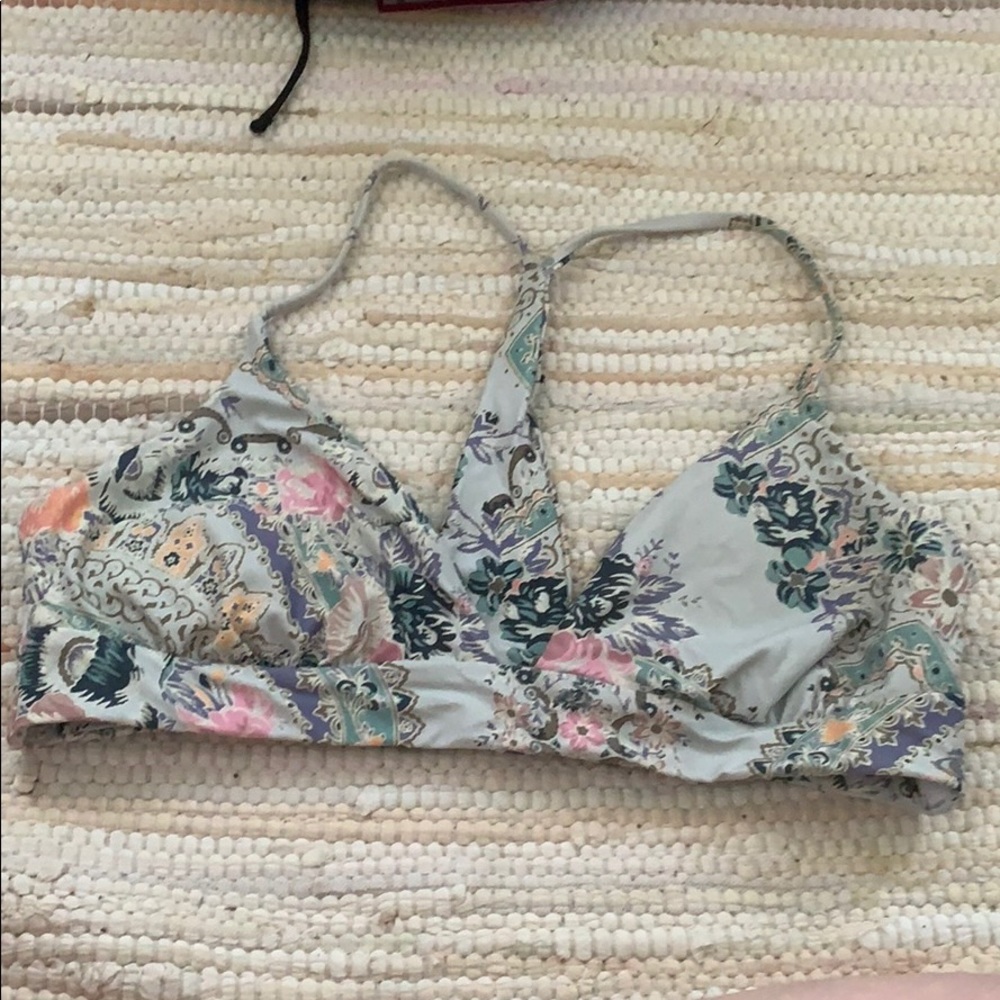 Triangle flower patterned bikini top